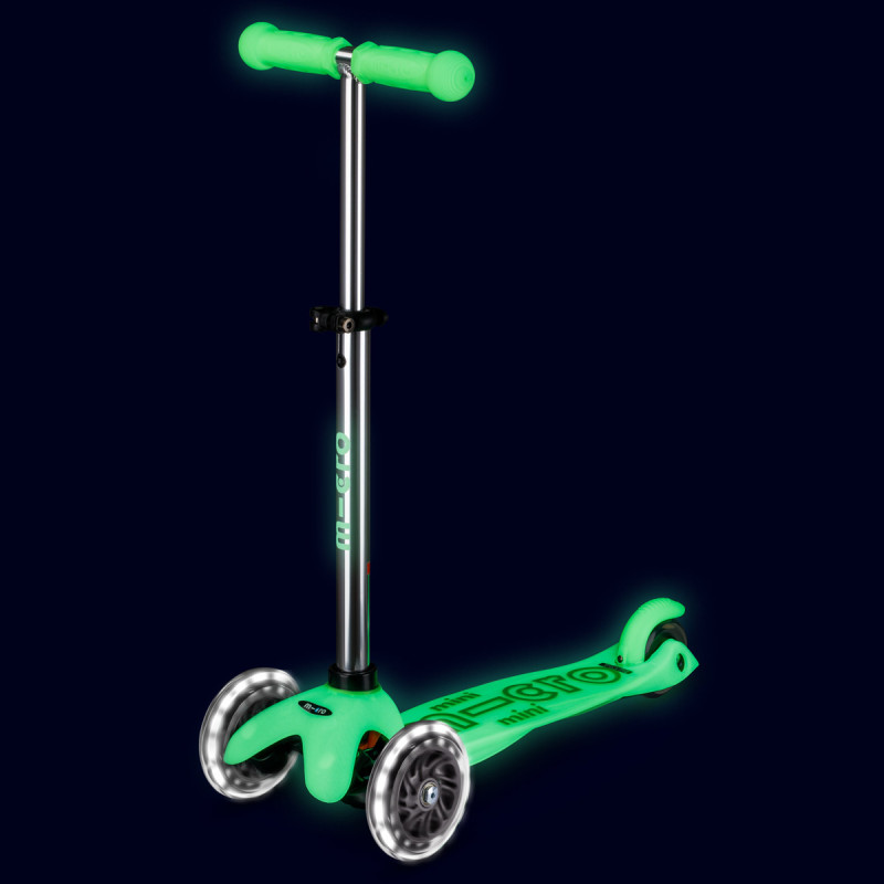 Самокат Micro серії Mini Deluxe Glow LED - Крижаний лайм Самокат Micro серії Mini Deluxe Glow LED - Крижаний лайм